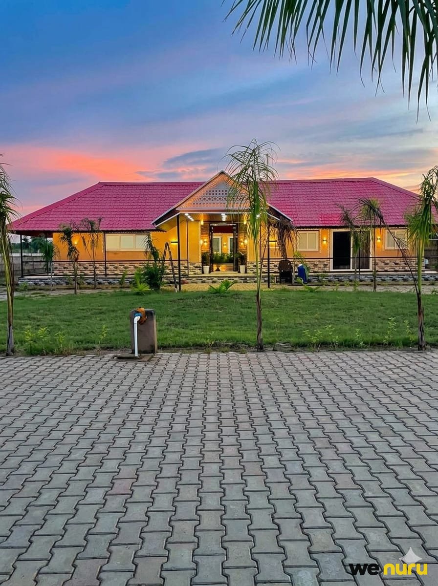 Farmhouse with Garden & Stylish Interiors for Shoot – Greater Noida — villa in Greater Noida