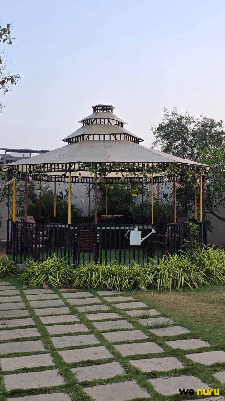 Rustic Courtyard Villa with Vintage Decor & Garden Setting for Creative Shoots near Airport, Hydrabad — farmhouse in Hydrabad