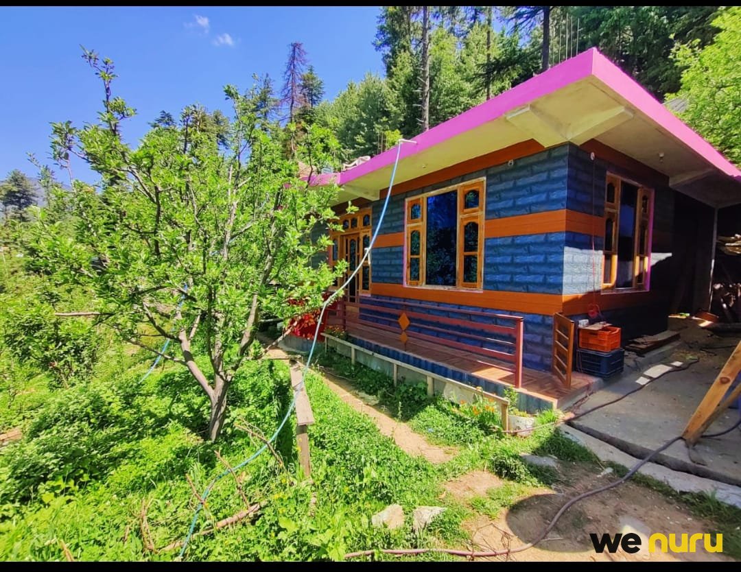Rustic Mountain Homestay & Apple Orchard Shoot Location In Aut, Kullu, Himachal Pradesh — farmhouse in Aut