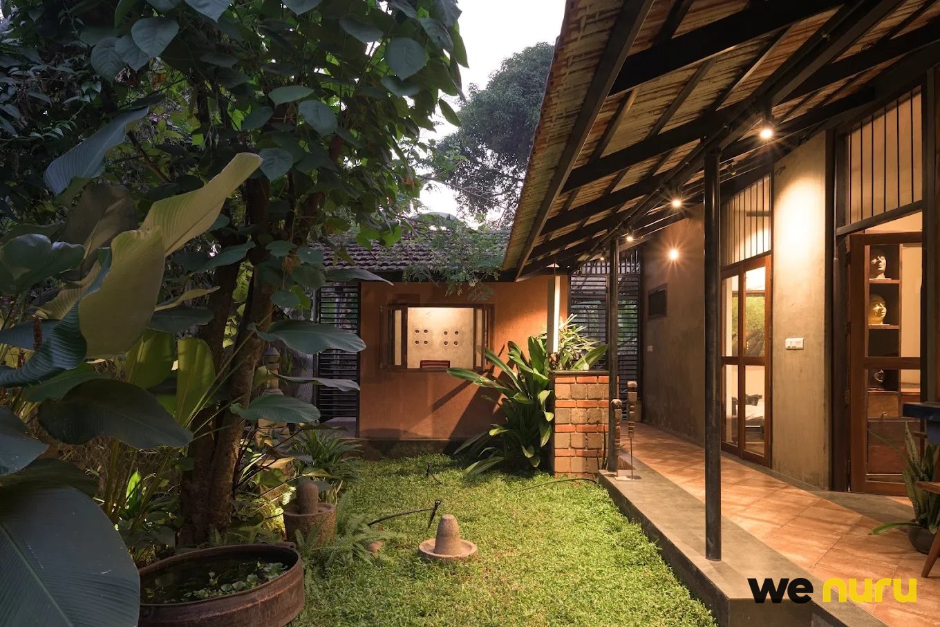 Contemporary Tropical Courtyard House Shoot Location in Ernakulam, Kerala — villa in Ernakulam