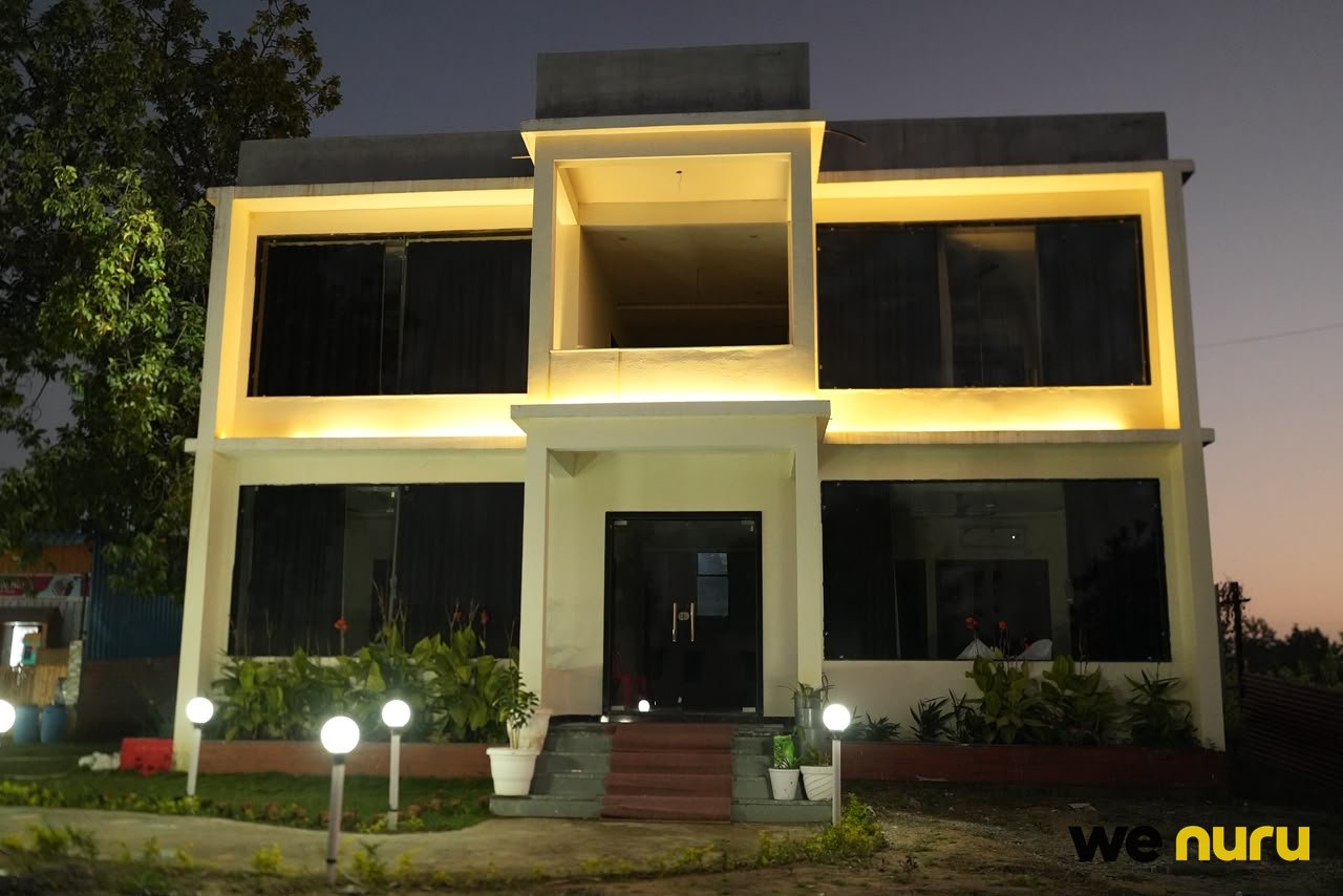 Modern Resort with Beautiful Landscape, Elegant Architecture & Relaxing Ambience — hotel & resort in Chhatarpur