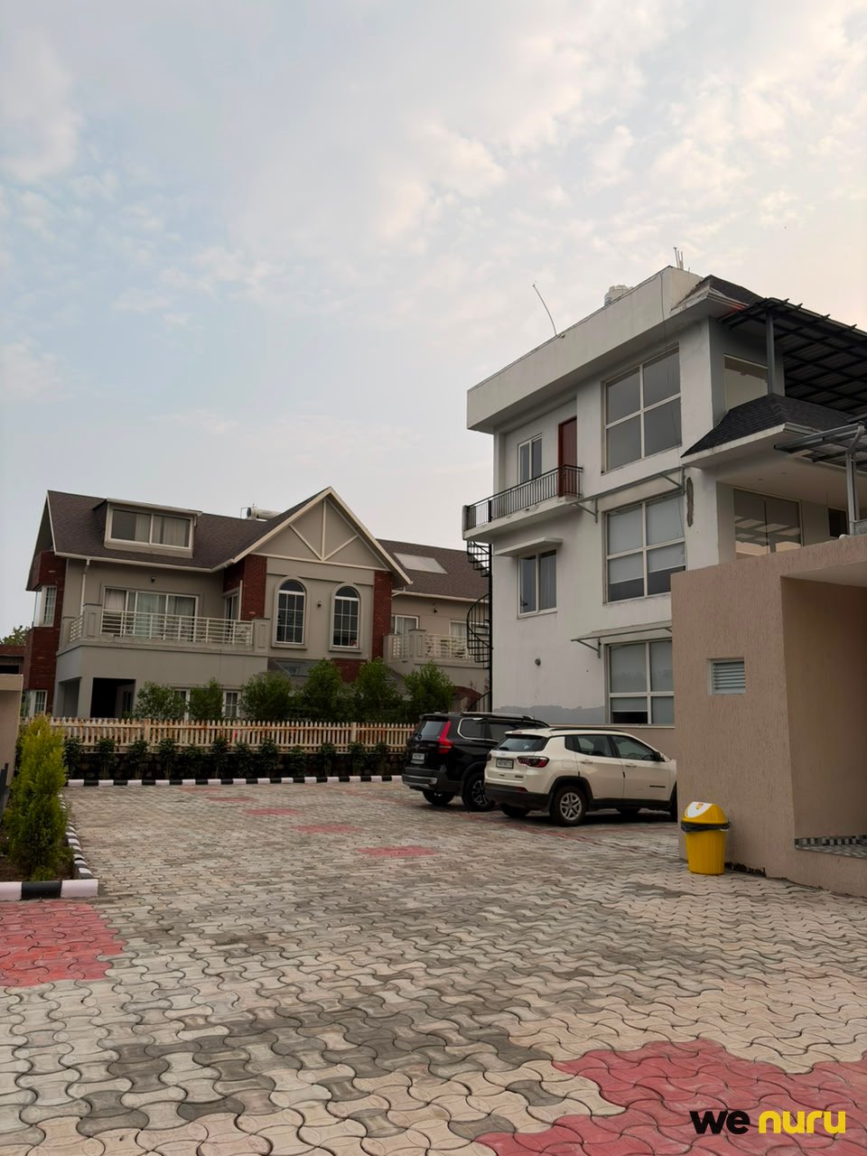Modern Hillside Villa with Mountain Views, Rooftop Terrace & Pool for Film and Photo Shoots in Dehradun, Uttarakhand — villa in Kalagaon