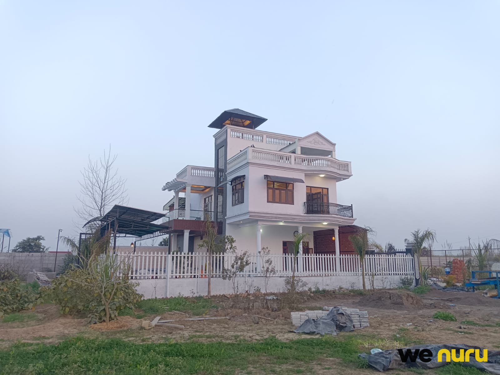 Elegant Farmhouse with Spacious Outdoor Grounds in Meerut, Uttar Pradesh — villa in Meerut