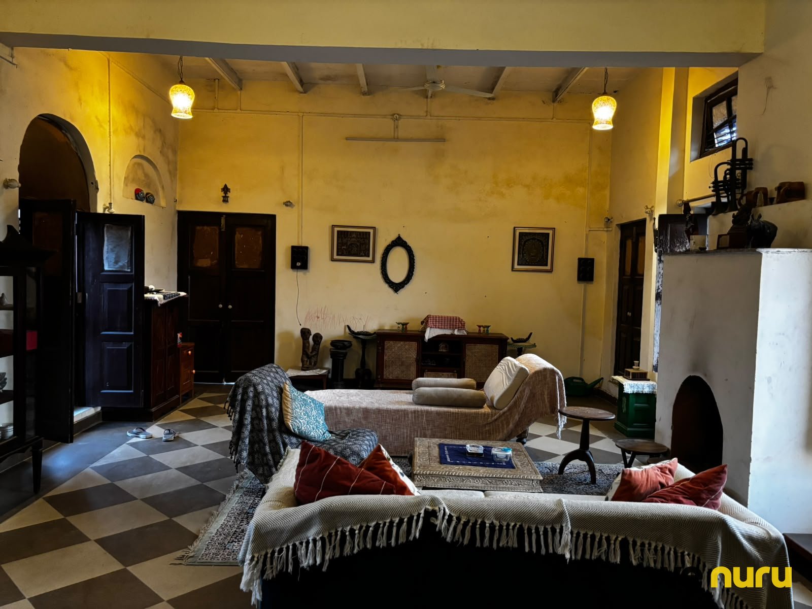 Vintage Heritage Haveli with 10 Rooms, Royal Interiors & Traditional Architecture near Aligarh, Uttar Pradesh — haveli in Virpura