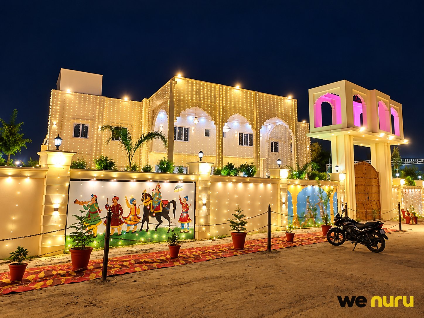 Elegant Haveli with Arched Verandah, Lawn & Heritage-Style Interiors in Hardoi — haveli in Hardoi